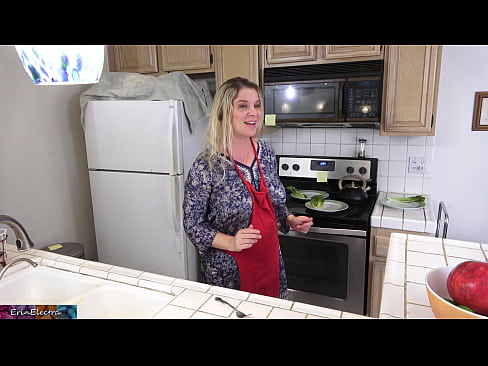 ❤️ A madrasta a ordenhá-lo na cozinha antes do seu encontro ❤❌ Apenas porno em nós pt.tubesexer-com.ru ❌❤