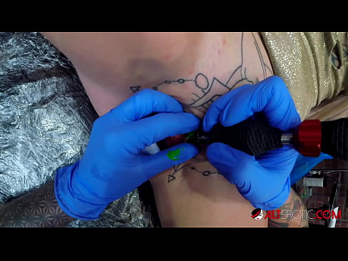 ❤️ Extremamente tatuada, a brasa Sully Savage fez uma tatuagem no seu clítoris ❤❌ Apenas porno em nós pt.tubesexer-com.ru ❌❤